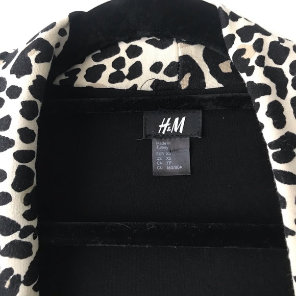 H&M Leopard Print asymmetrical Cardigan - Picture 8 of 8